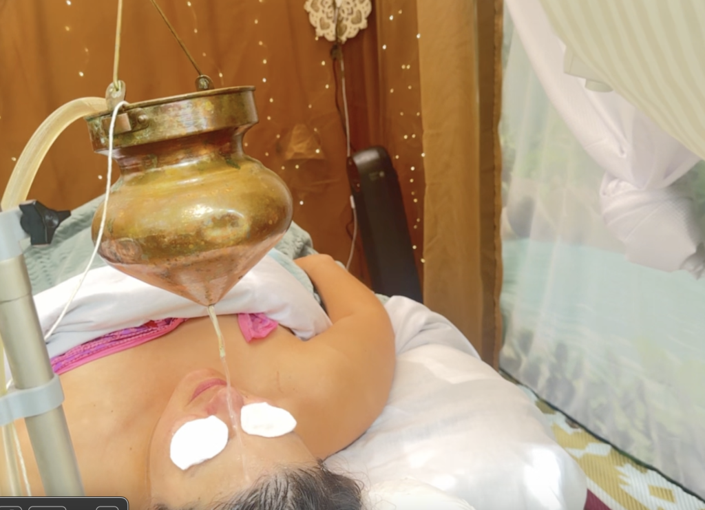 Ayurveda shirodhara at the wellness bungalow